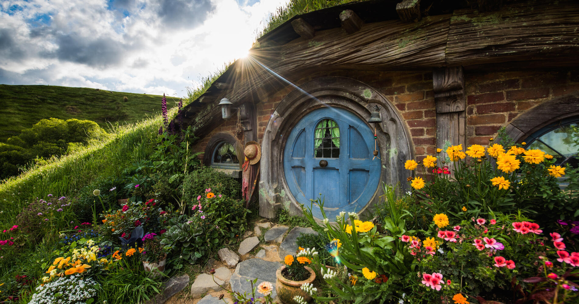 Hobbiton Movie Set